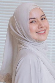Фото: Lisa Surihani