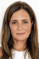 Photo of Adriana Esteves