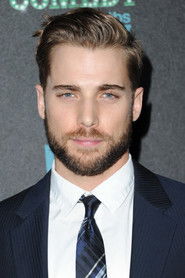 Фото: Dustin Milligan