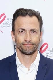Photo of Andrew Shue