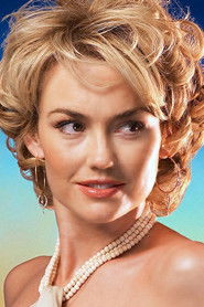 Photo of Kelly Carlson