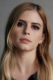 Фото: Carlson Young