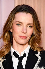 Photo of Betty Gilpin