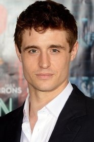 Фото: Max Irons