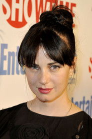 Фото: Mia Kirshner