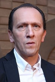 Photo of Carlos Aragón