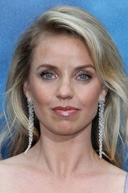 Photo of Kelli Garner