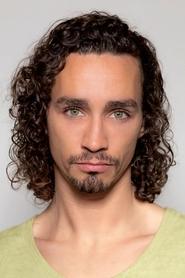Photo of Robert Sheehan