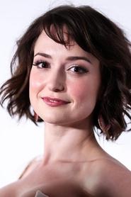Photo of Milana Vayntrub